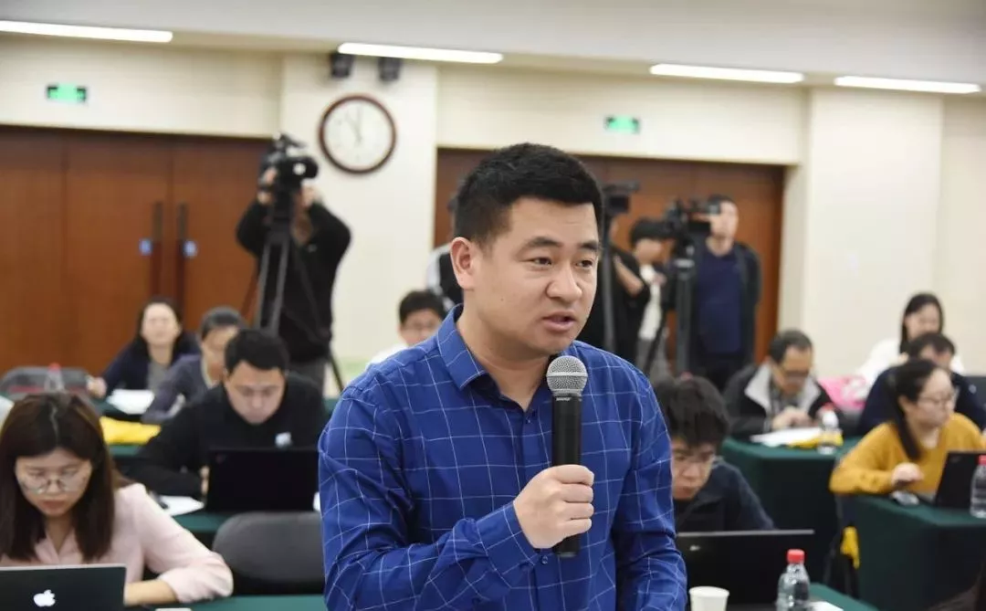 每日经济新闻记者.png